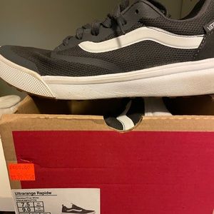 Men’s Vans Ultrarange Sz 7.5
